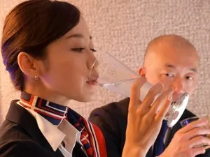 Ông chồng đi làm ăn, bà xã ở nhà bị bố chuốc thuốc kích dục làm tình tả tơi
