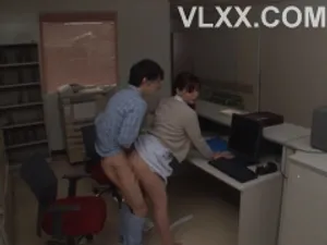 Bố dượng “ghen” khi thấy con gái riêng của Người vợ có người yêu