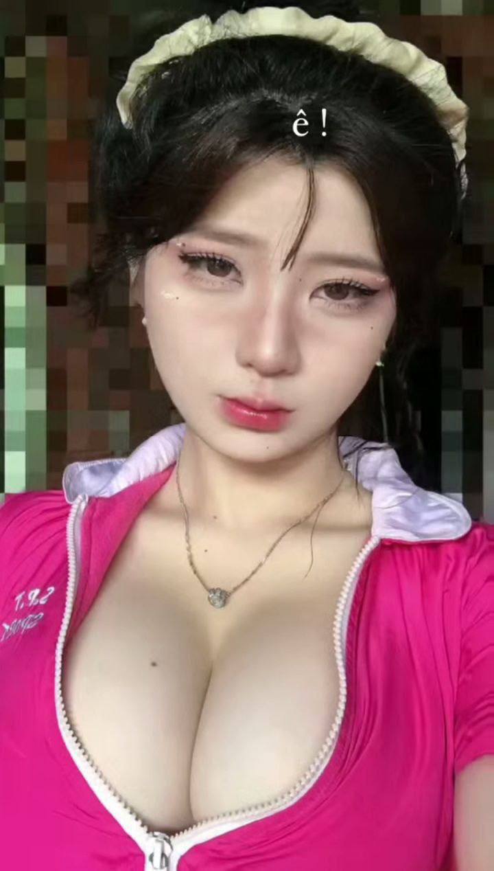 HUNTB-459 "Tôi đoán là mình không thể làm gì khác được, tốt nhất là nên xoa nó..." Em gái tôi có tư thế ngủ không tốt và luôn ngủ hở mông, và em ấy không bao giờ thức dậy! Sau khi chạm vào cô ấy chỉ để đùa giỡn, anh ta không thể cưỡng lại được và bắt đầu thủ dâm cho cô ấy!